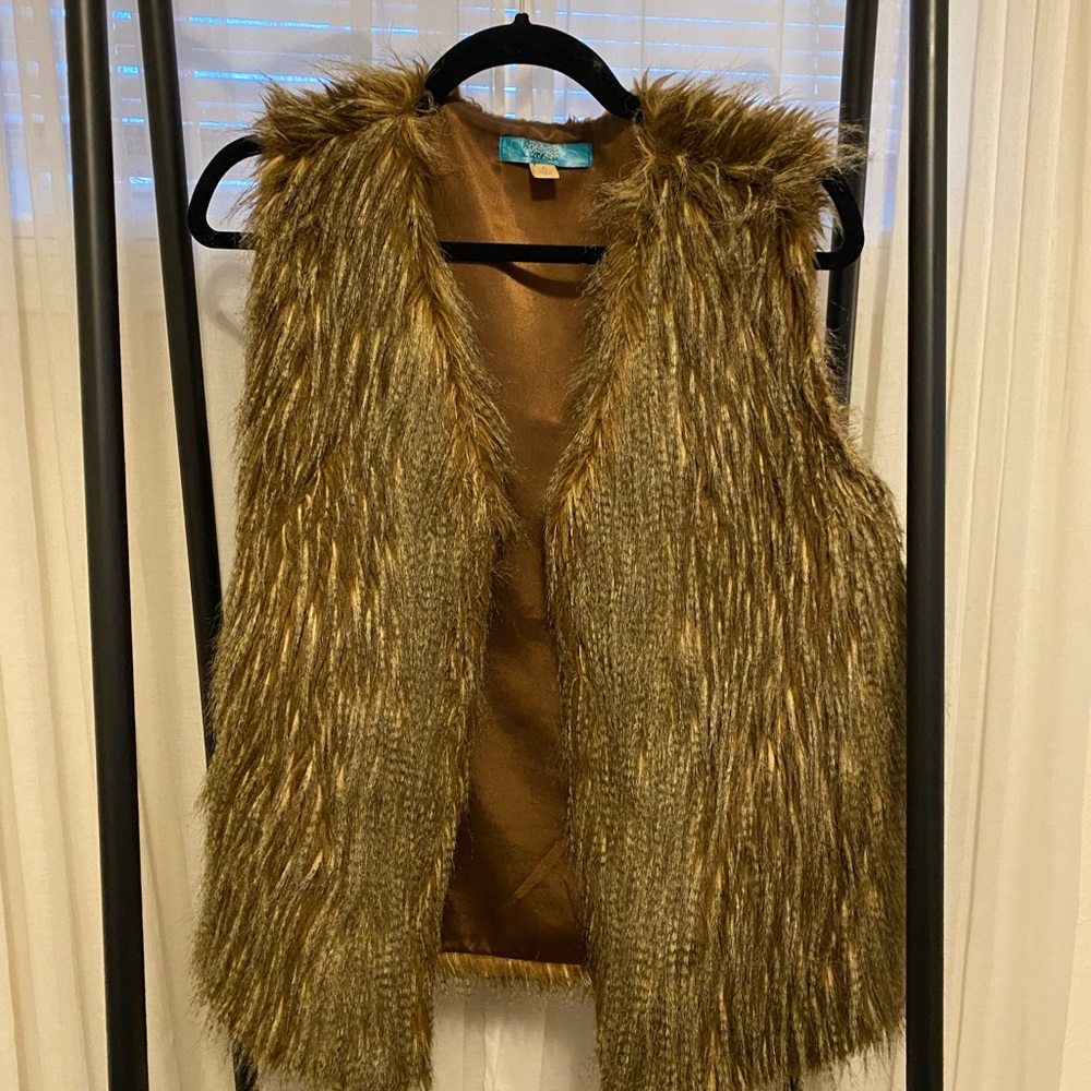 Fur vest